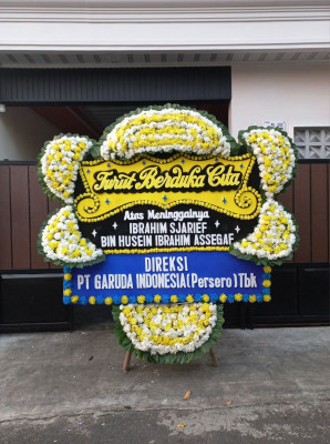 Papan Bunga Duka di Mudung Laut